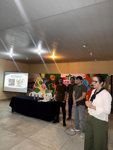 Casa do Empreendedor promove oficina gratuita de redes sociais para artesãos da Vila do Artesão