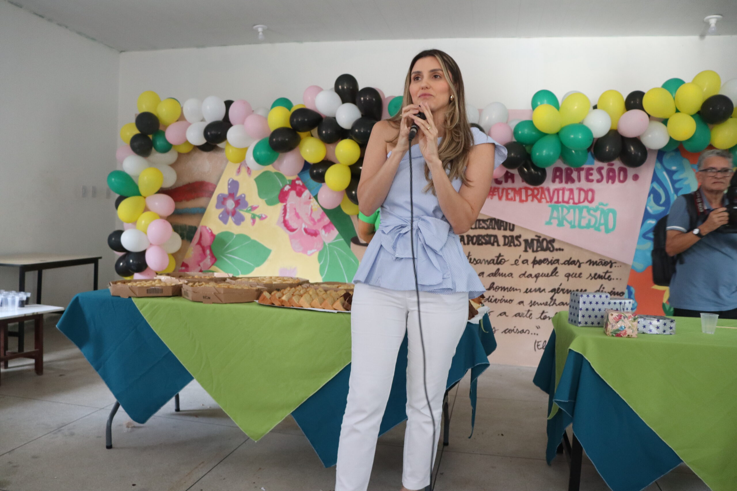 Primeira-dama prestigia comemoração dos 13 anos da Vila do Artesão e assume compromisso com o desenvolvimento do local